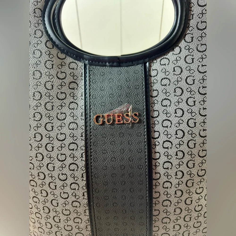 Guess stylish cut